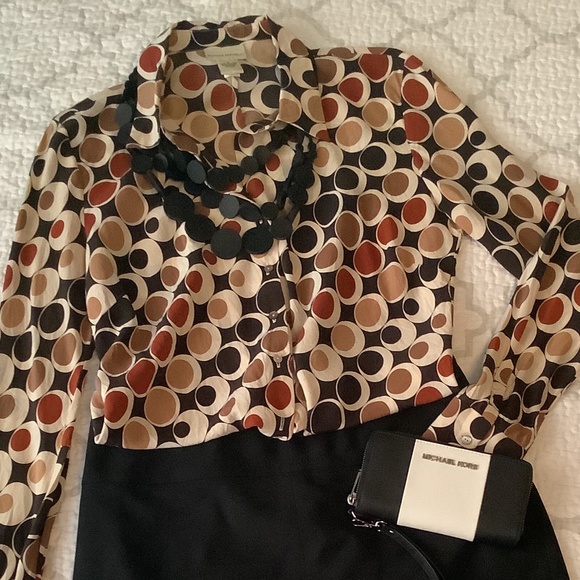 Banana Republic Tops - Banana Republic silk blouse